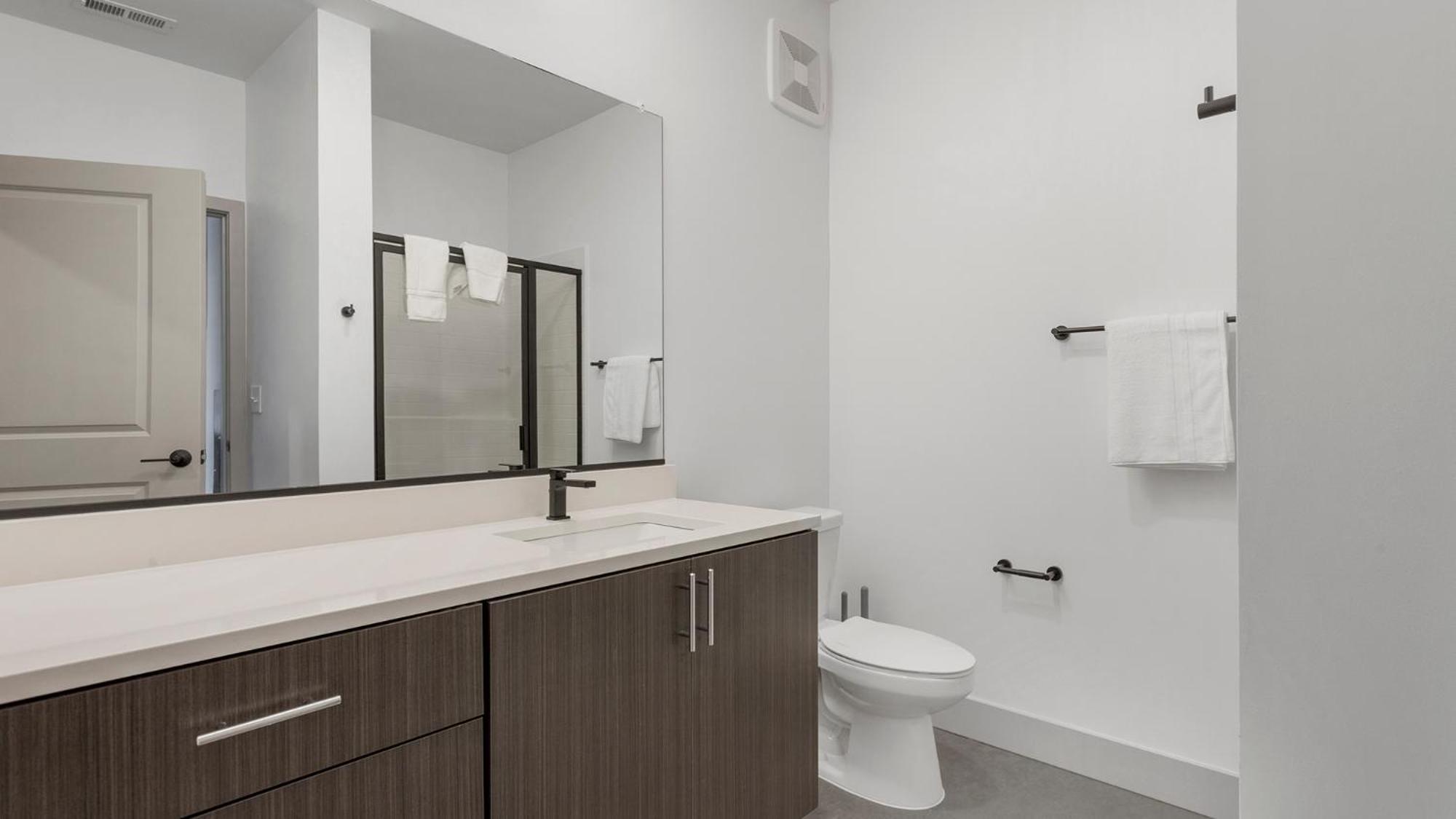 Sphere Condos By Barsala Richmond Ngoại thất bức ảnh
